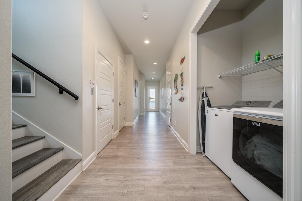 Hallway/Laundry Area - downstairs