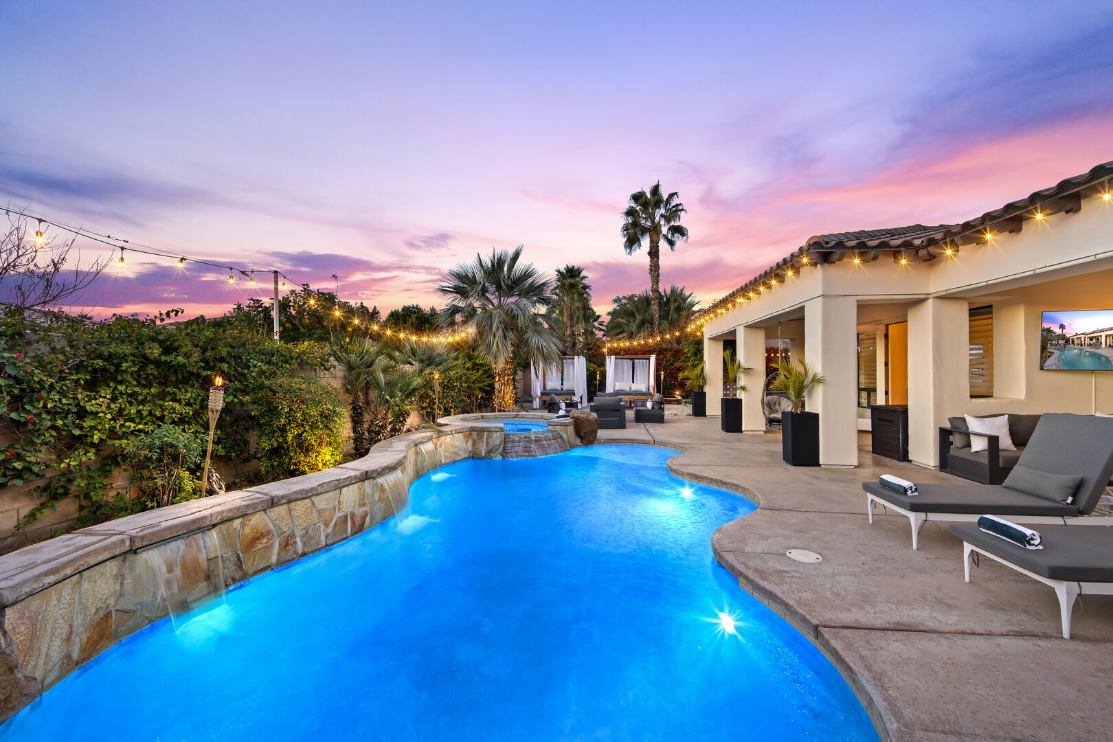 Santana will exceed your expectations when it comes to outdoor entertaining. With a pool, spa, games, and more!
