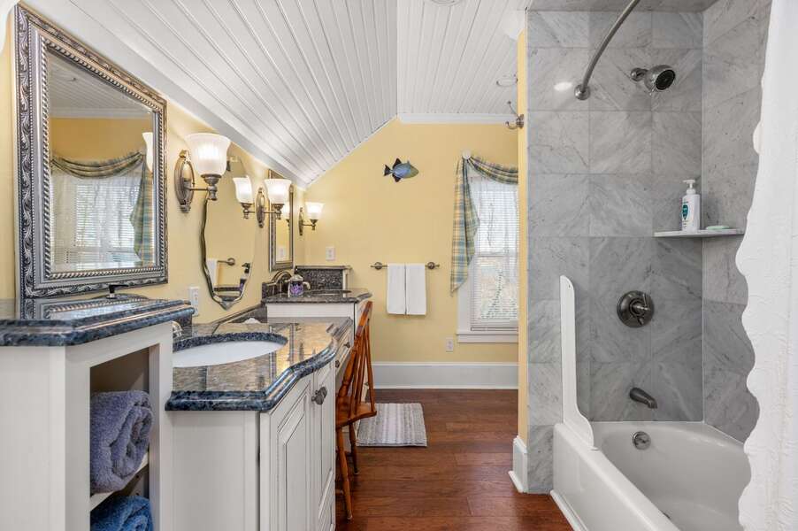 Bathroom 2: Full with shower/tub combo- 2nd floor - 12 Indian Trail - New England Vacation Rentals