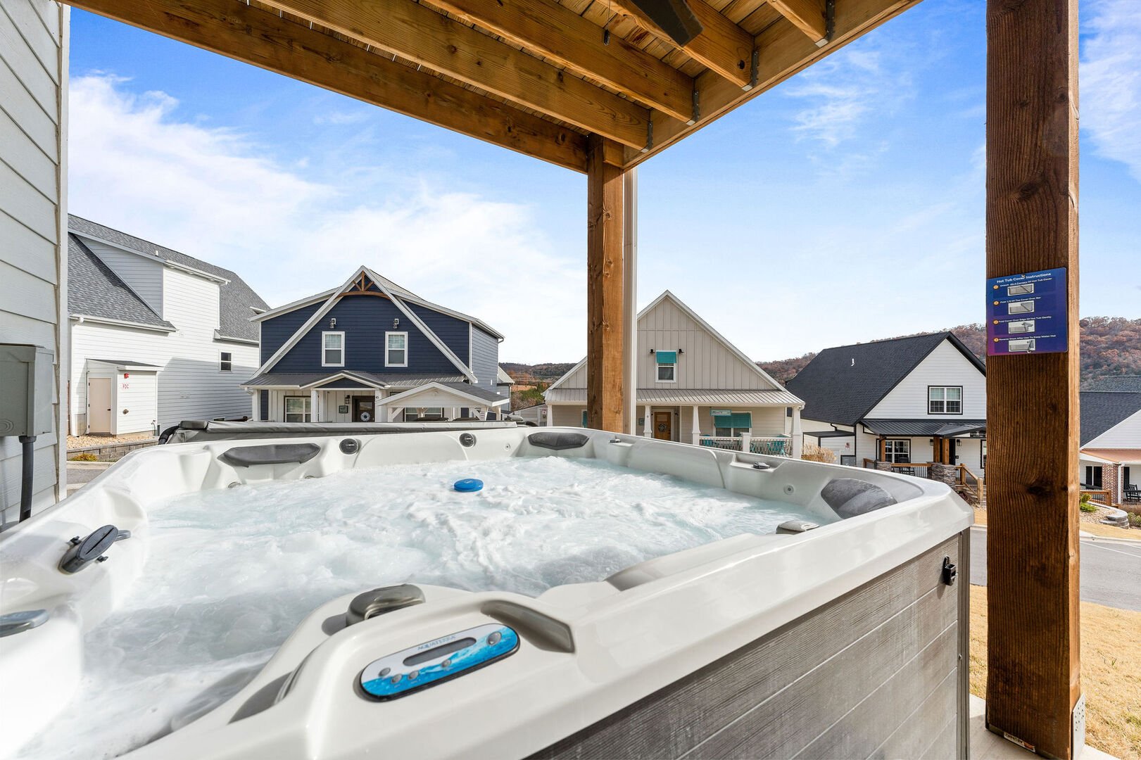 Lazy Daze: 6BR/7BA Lakefront Leisure Living with Luxe Hot Tub