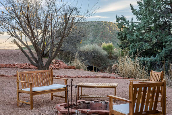 Outdoor seatings to enjoy the red rock views
