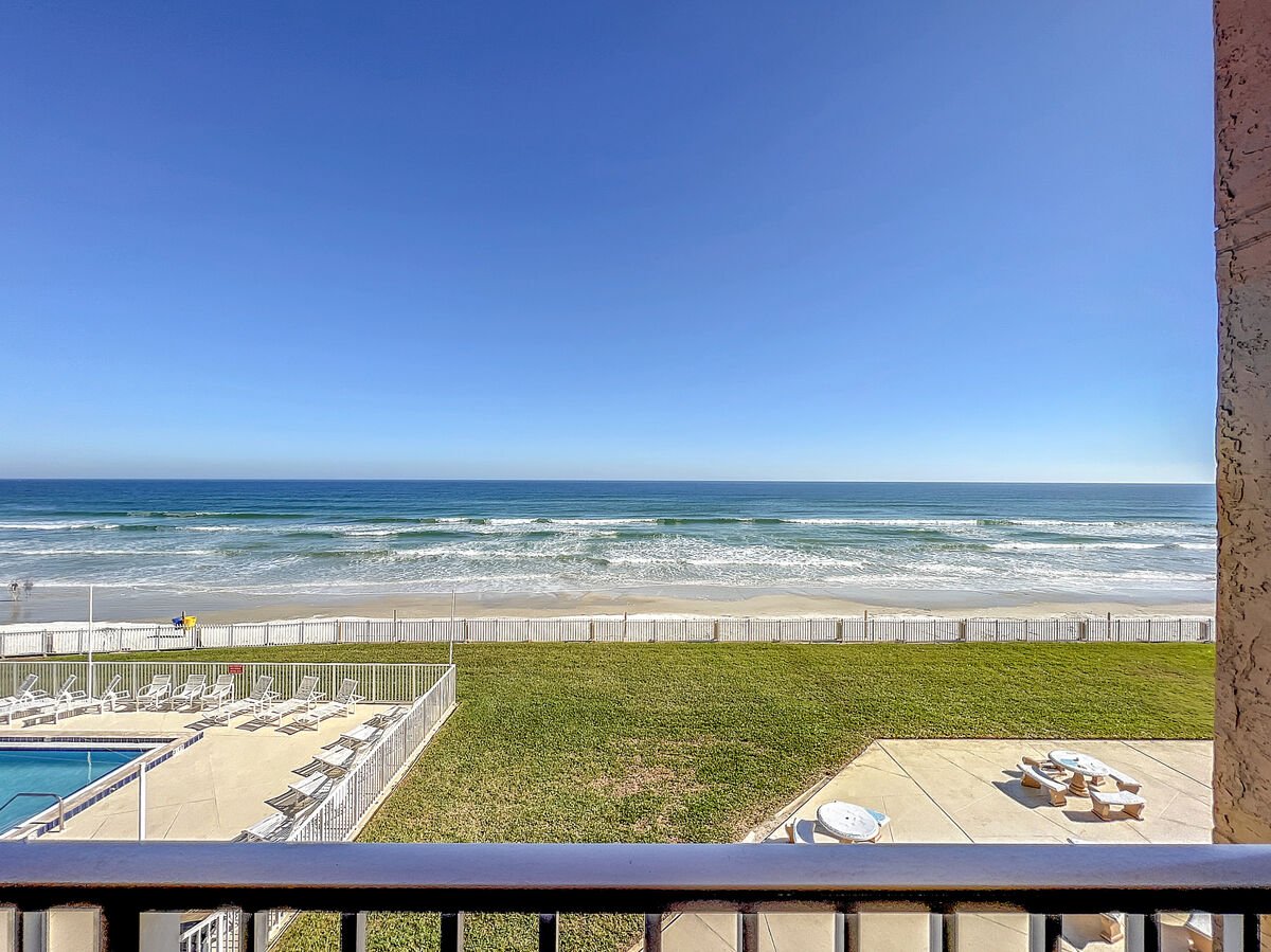 Experience coastal charm! Take in views of the ocean and our picnic/BBQ area, perfect for outdoor gatherings and relaxation.