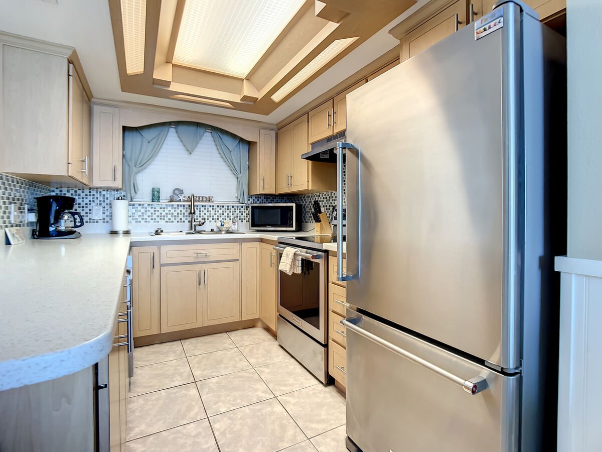 Walk into a fully equipped kitchen with new appliances