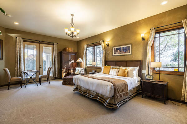 Grand Master Suite with King Bed, 50