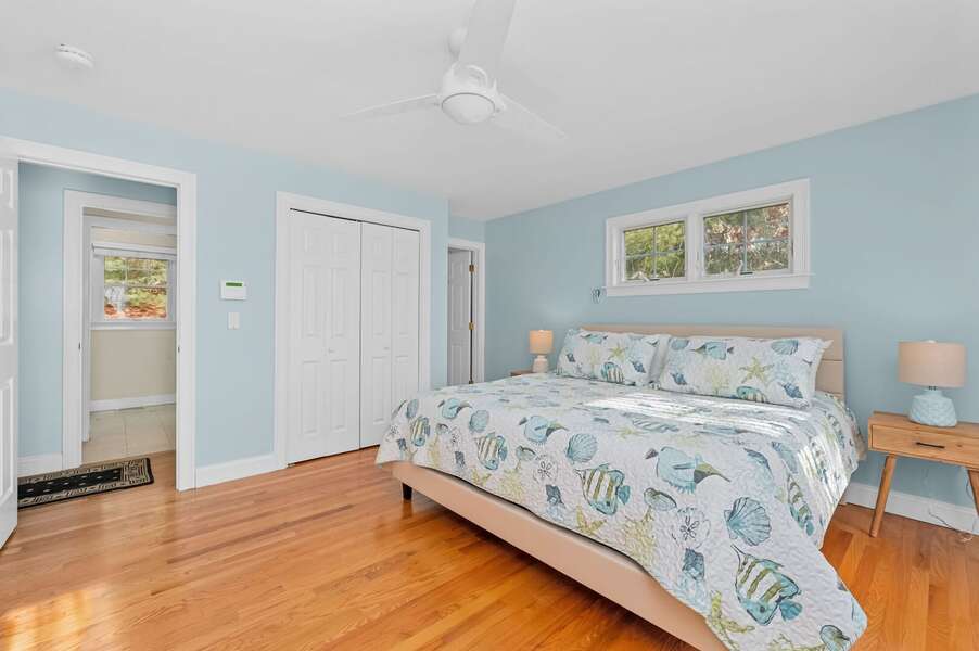 Spacious primary bedroom with en suite on main level - 9 Alonzo Road Harwich Port Cape Cod - Don't Think Twice - NEVR