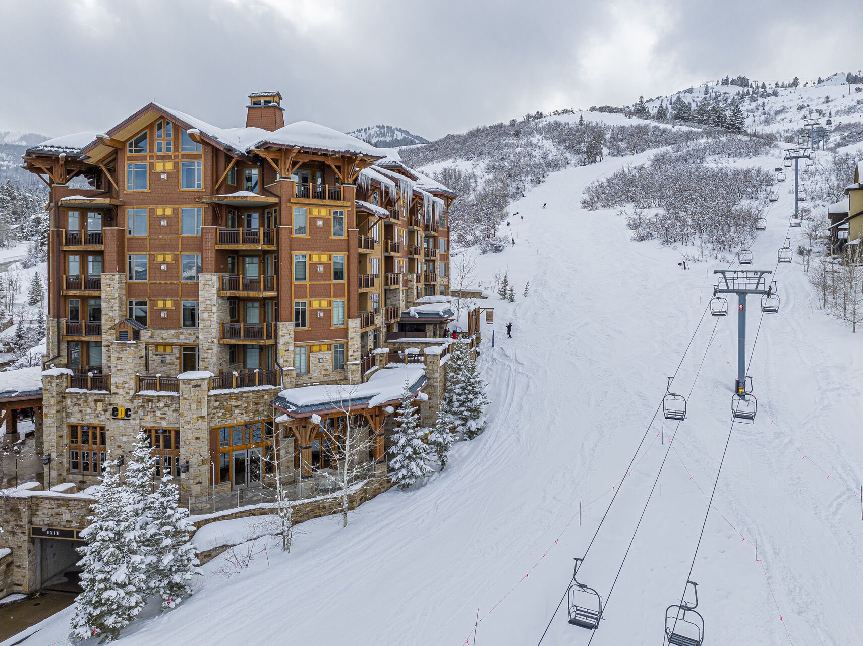 Ski-in/ski-out access with upscale amenities