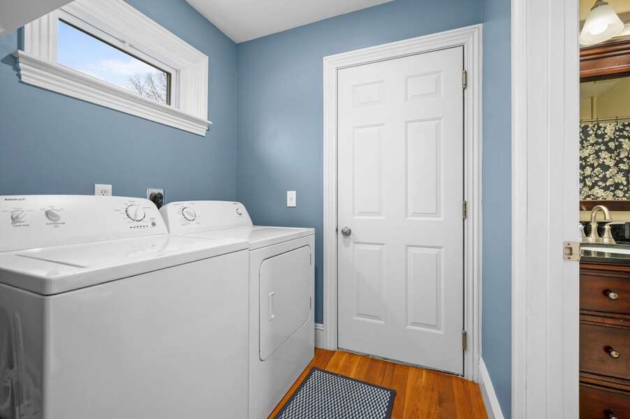 Washer and dryer off of primary bedroom
