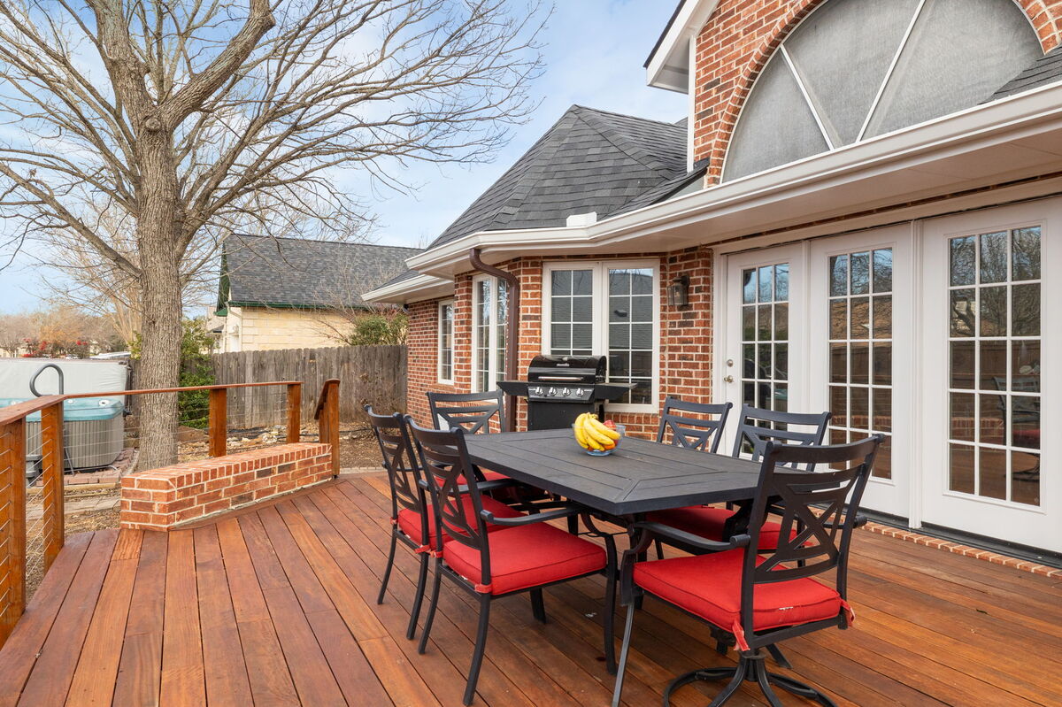Embrace the joy of outdoor dining on this expansive Brazilian hardwood deck, where you can have BBQ with your family and friends!