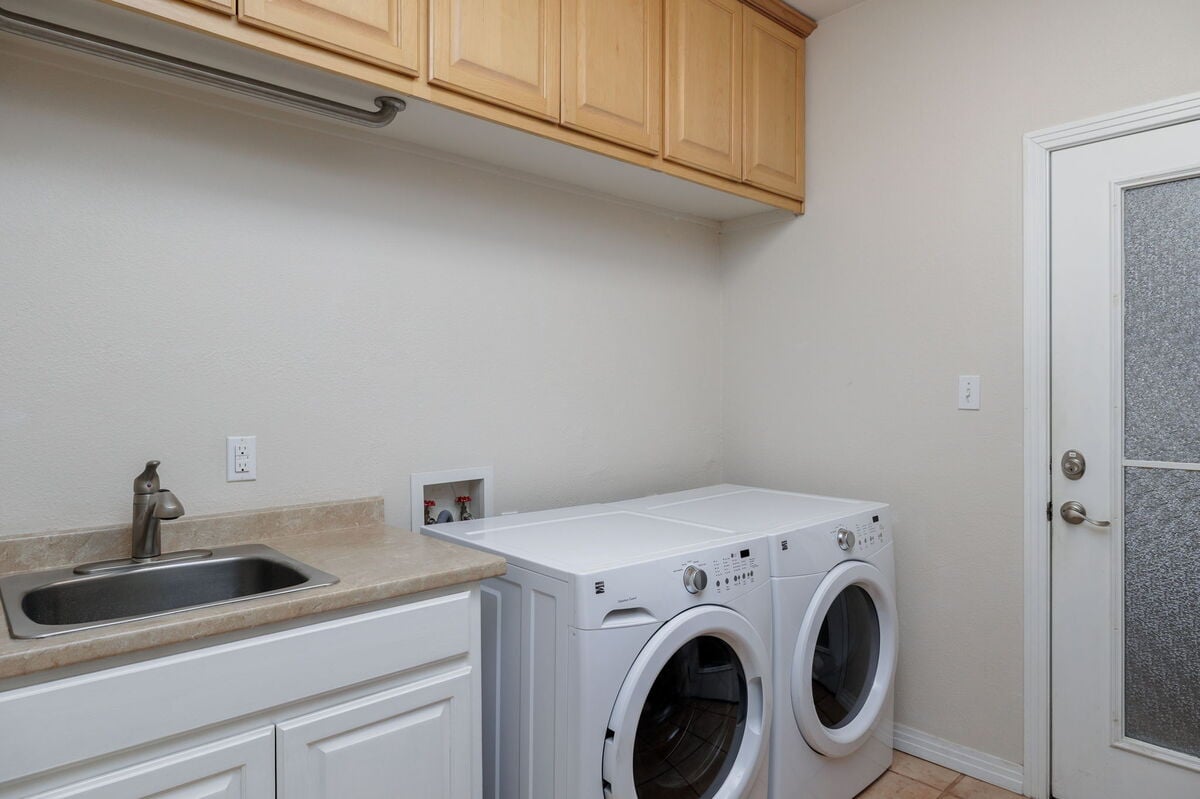 Make use of the convenience of our in-home laundry facilities, complete with a washer, dryer, and sink, to keep your vacation wardrobe fresh and ready.
