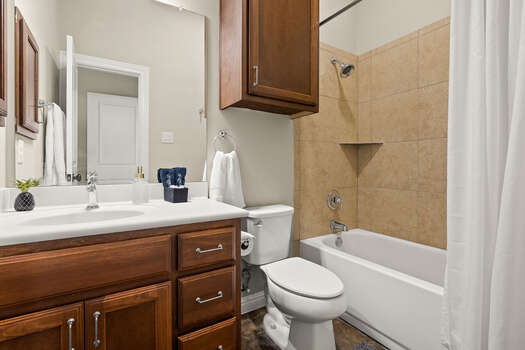 En Suite Bathroom 4 with tub/shower combo