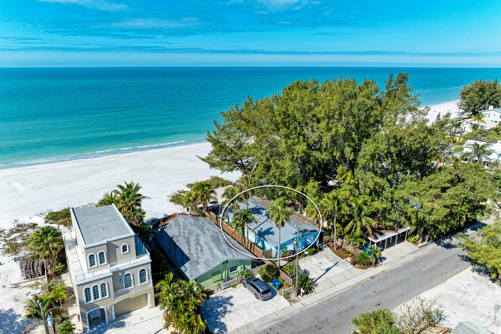 Anna Maria Life Vacation Rentals: Fins to the Right – 2812 Ave. E North in Holmes  Beach – Anna Maria Life Vacation Rentals