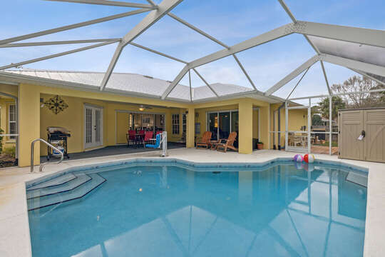 Enjoy the large, screened-in pool!