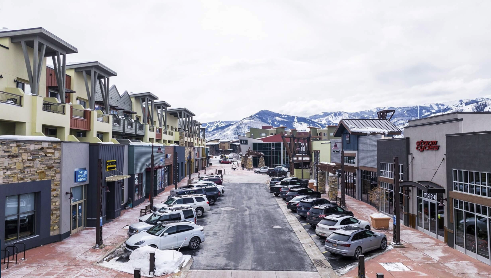Amazing secret place in Park City with loads of shops and dining!