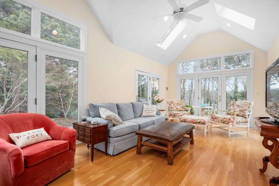 Wonderful sunroom with space for everyone to gather - 853 Route 28 Harwich Port Cape Cod - Sandy Spot