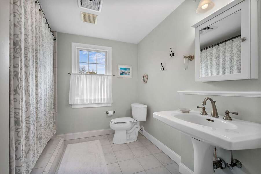 Bathroom #2 offers a tub/shower combination for easily bathing little ones - 92 Hoyt Road Harwich Port Cape Cod - Apricari - NEVR