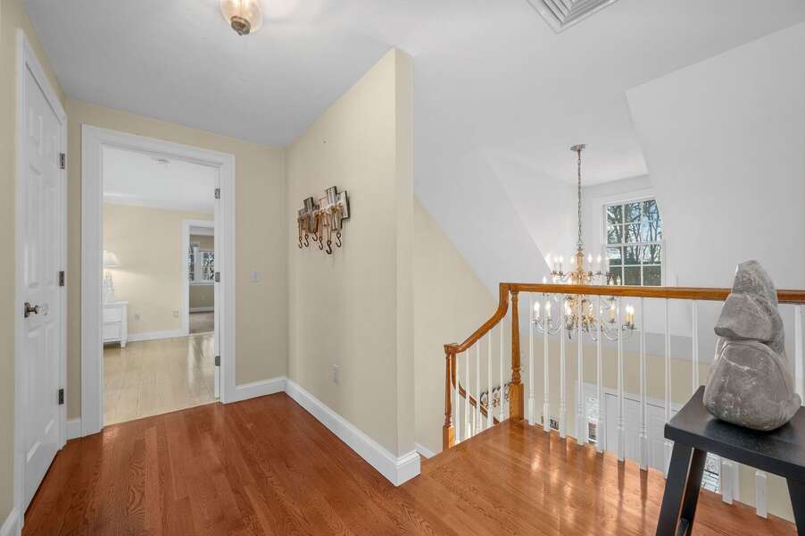Sunny landing at the top of the main staircase - 92 Hoyt Road Harwich Port Cape Cod - Apricari - NEVR