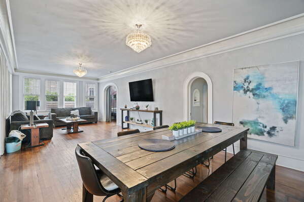 Spacious dining and living room