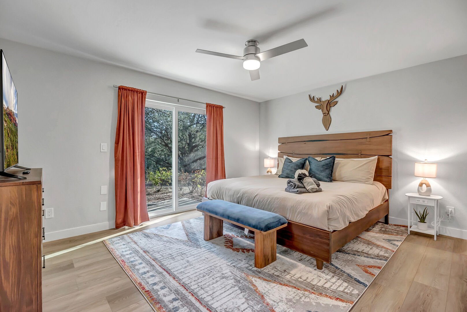 Master Bedroom- King Bed, Smart TV and Backyard Access