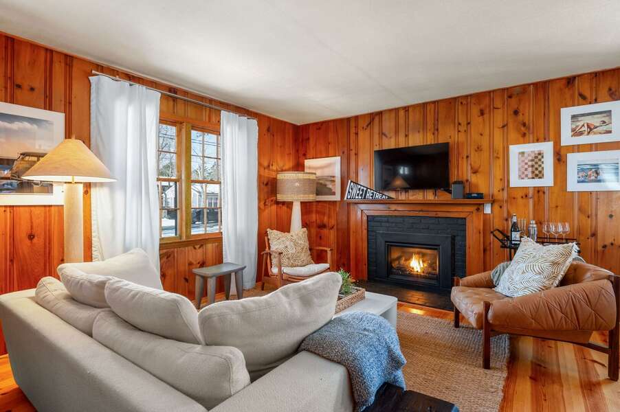 Seating for everyone to get comfortable in - 6 Manning Road Dennis Port Cape Cod - Sweet Retreat