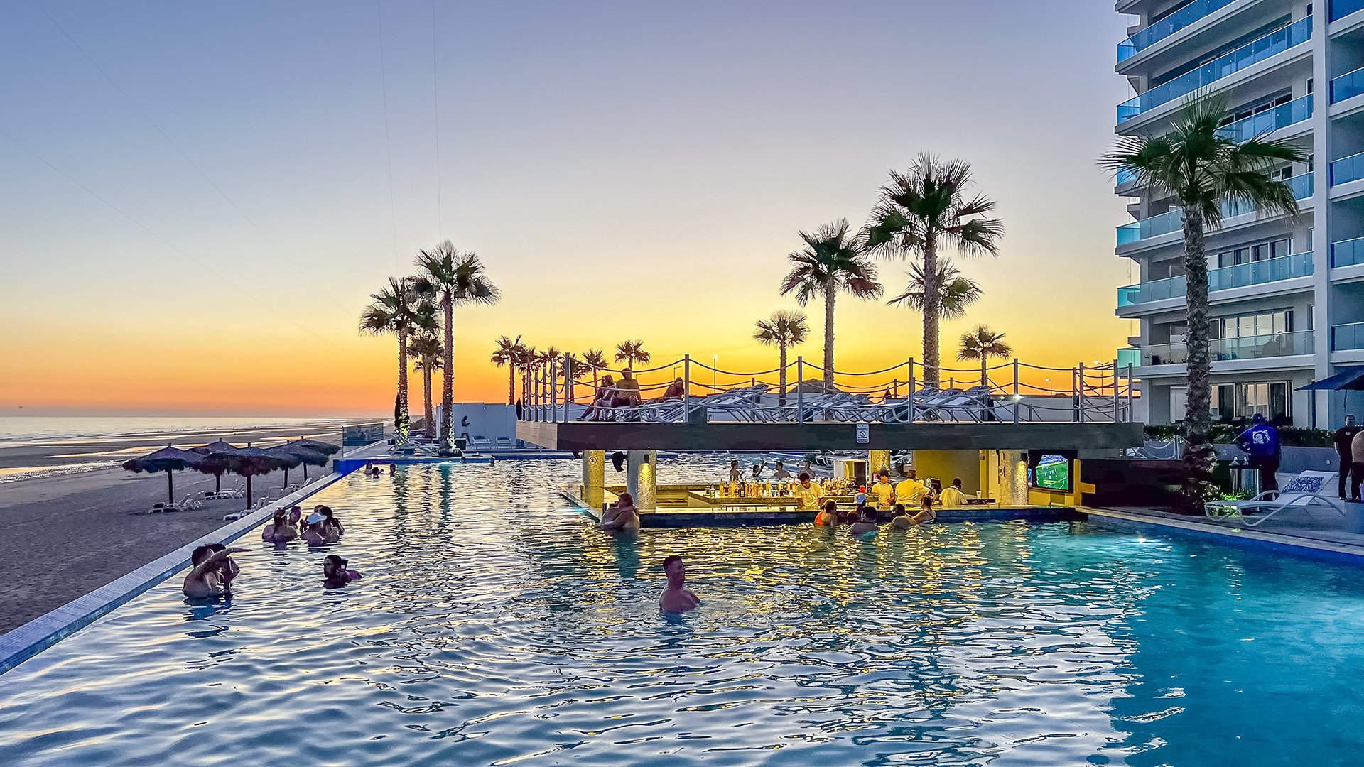 In the evening, the swim up bar is cool and refreshing.