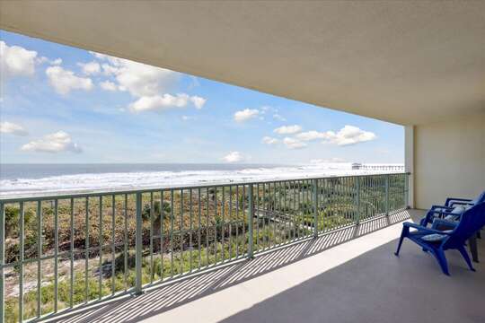 Large balcony with direct ocean views!