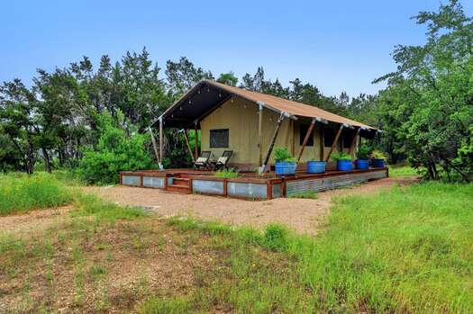 Safari Tent, nestled on 20 acres!