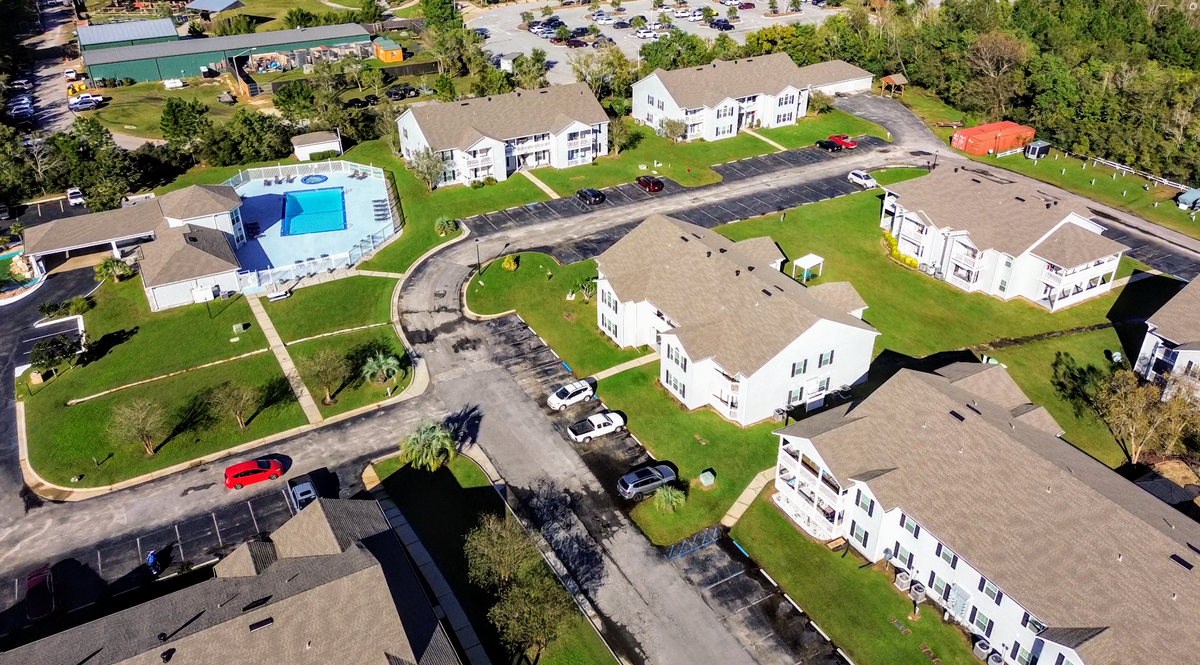 Just 5 miles inland from Gulf Shores, this family-friendly community is conveniently located near exciting and fun attractions such as the Alabama Gulf Coast Zoo, OWA, and Tanger Outlets Foley.