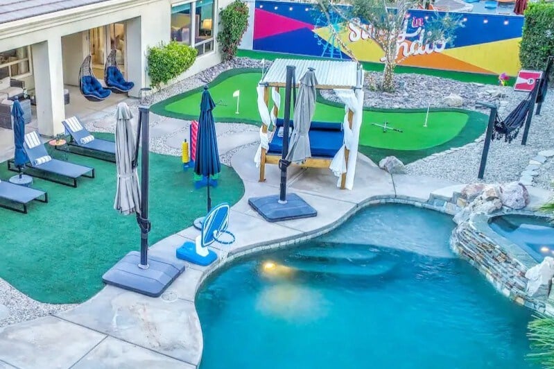 Mini golf, bocce ball,firepit, private pool and double waterslide