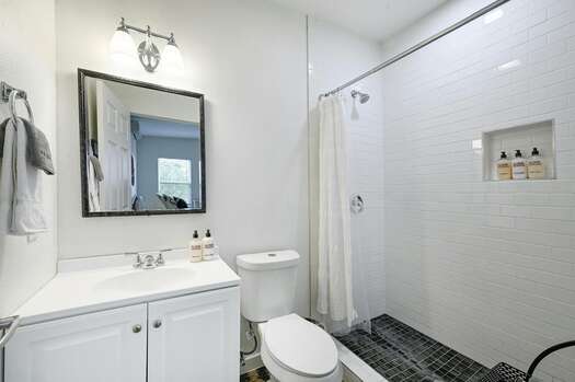 Master En Suite Bathroom (Main Level) with Shower