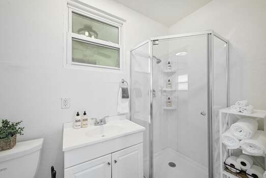 Full Shared Bathroom 2 (Upper Level)- with Shower