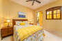 Downstairs Bedroom 2 / Ceiling Fan/ Air conditioning/ Internet / Full Bed