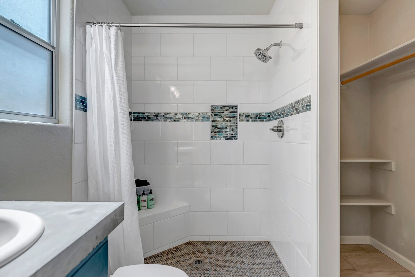 Master En Suite Bathroom with Shower