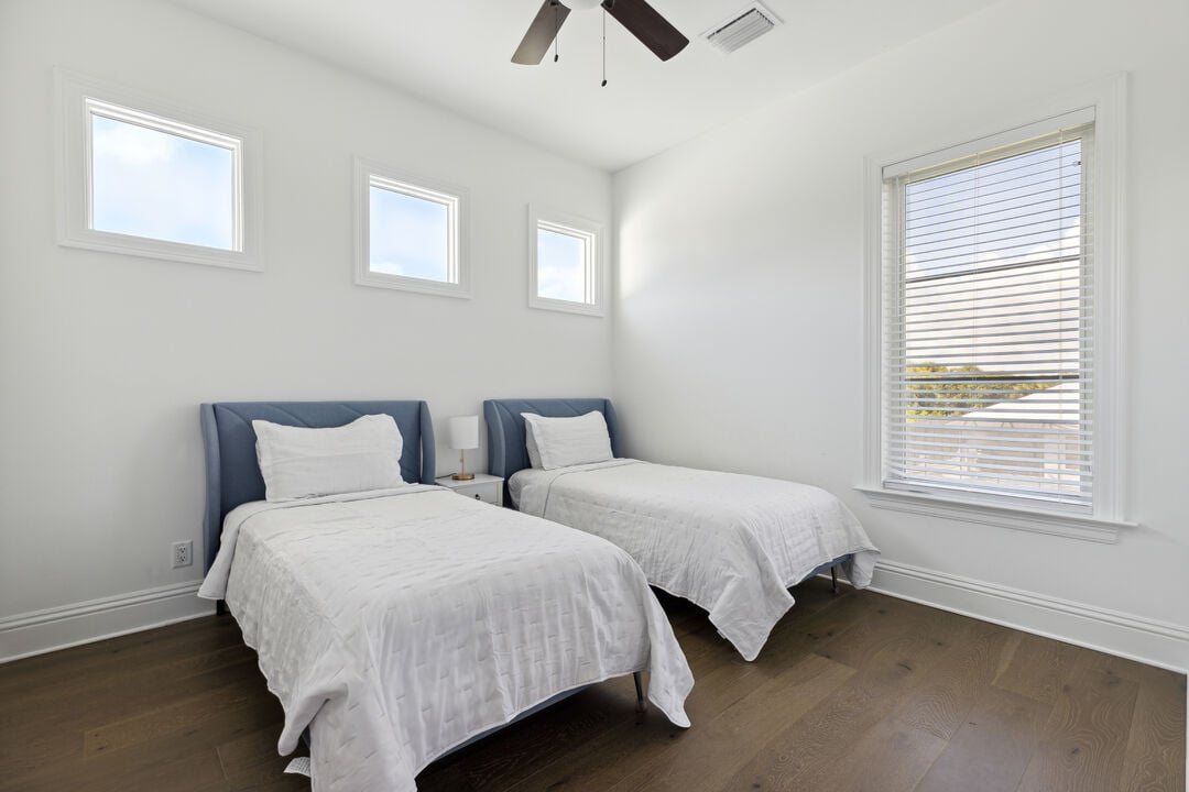 Upstairs guest bedroom