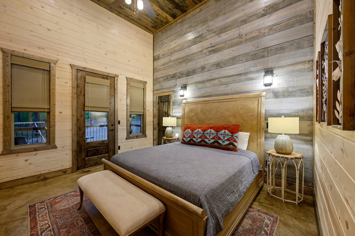 Master Bedroom #2 (sleeps 2)