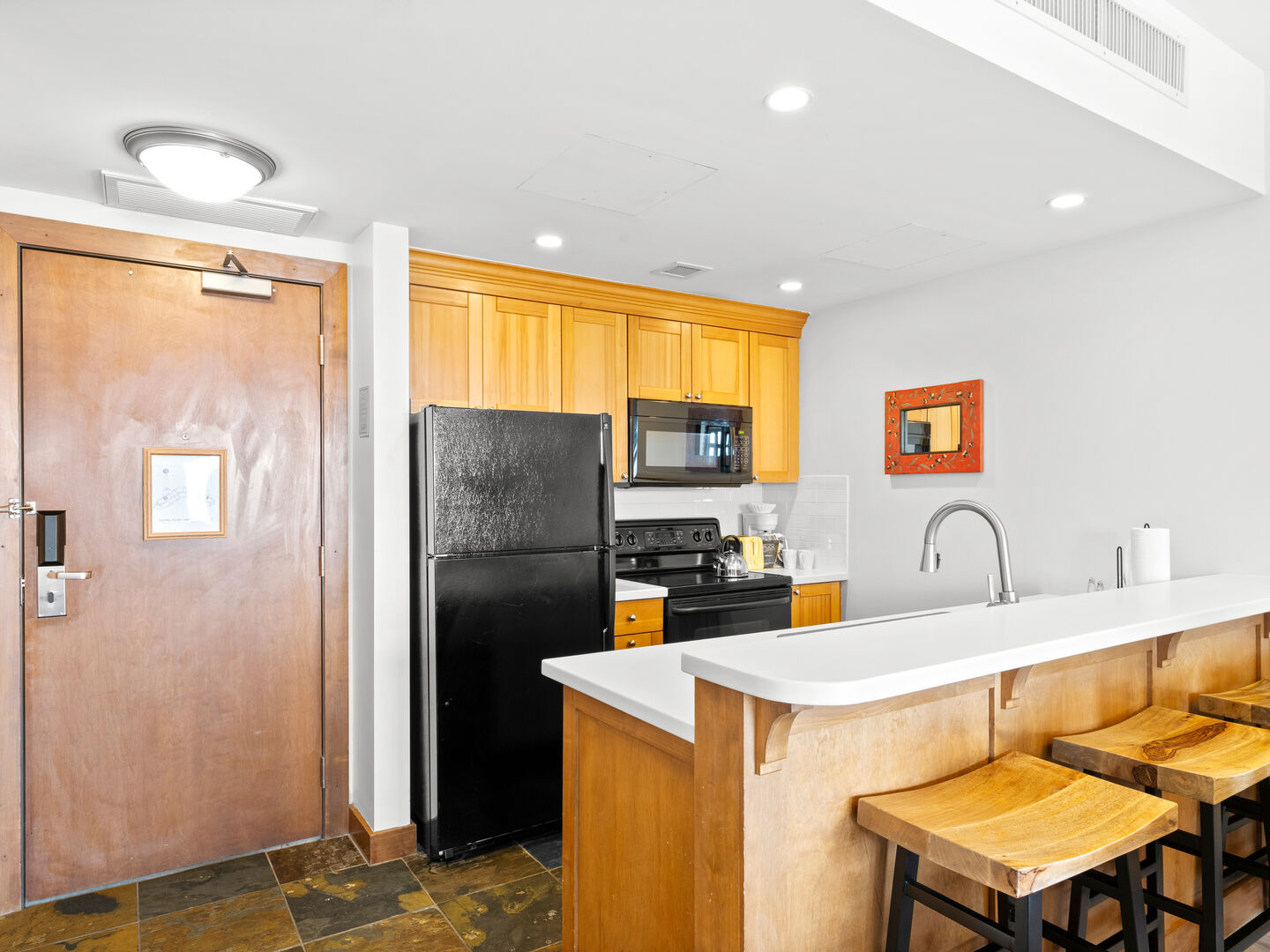 Kitchen / Entry