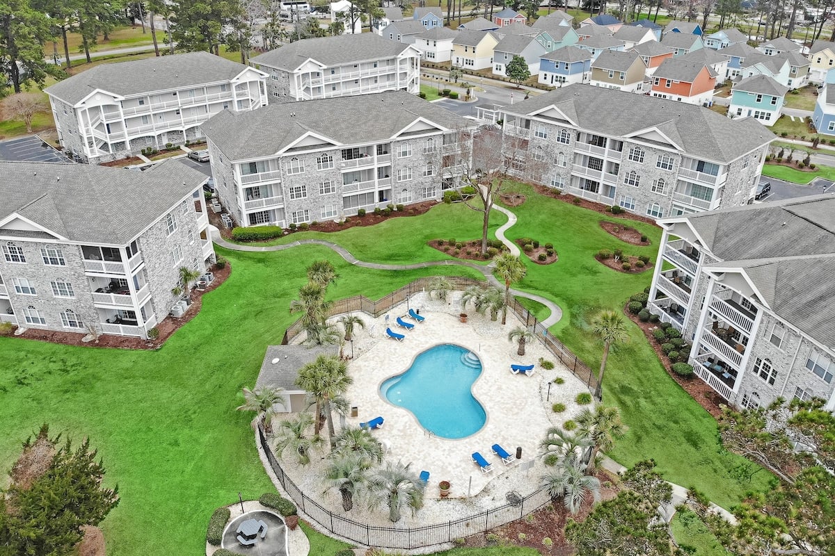 Magnolia Pointe Luster Leaf 4837-302 - Myrtle Beach