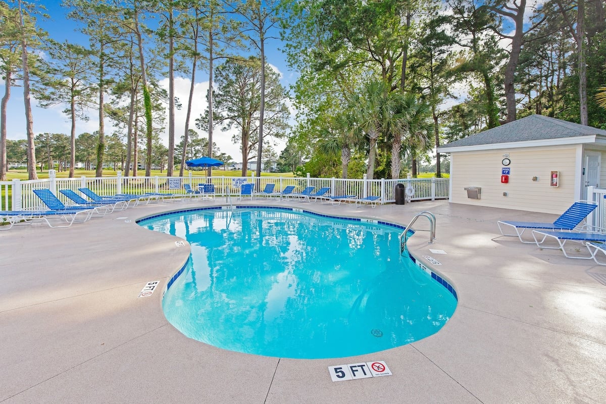 Magnolia Pointe Luster Leaf 4890-403 - Myrtle Beach