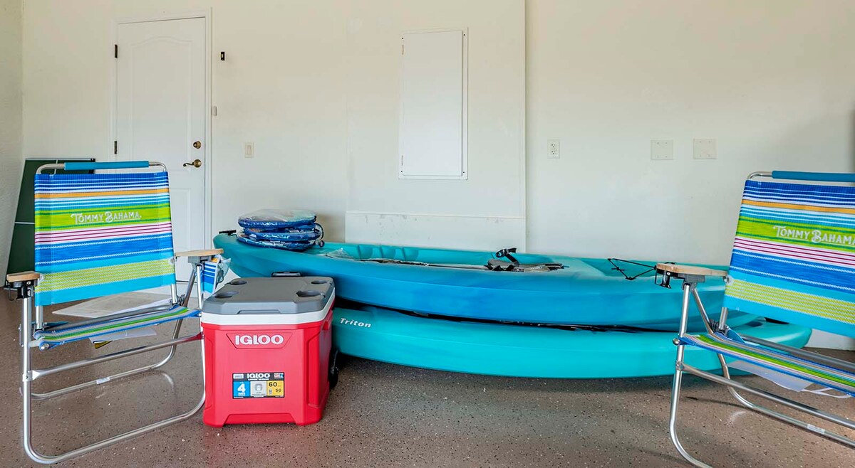Beach Chairs, Cooler and Kayaks Available