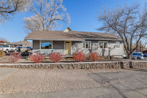 Prime Location: Walk to shops, dining, and local attractions in Downtown Flagstaff.
