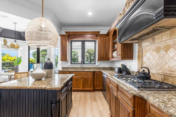 This dream kitchen will certainly be a favorite for those who love to cook