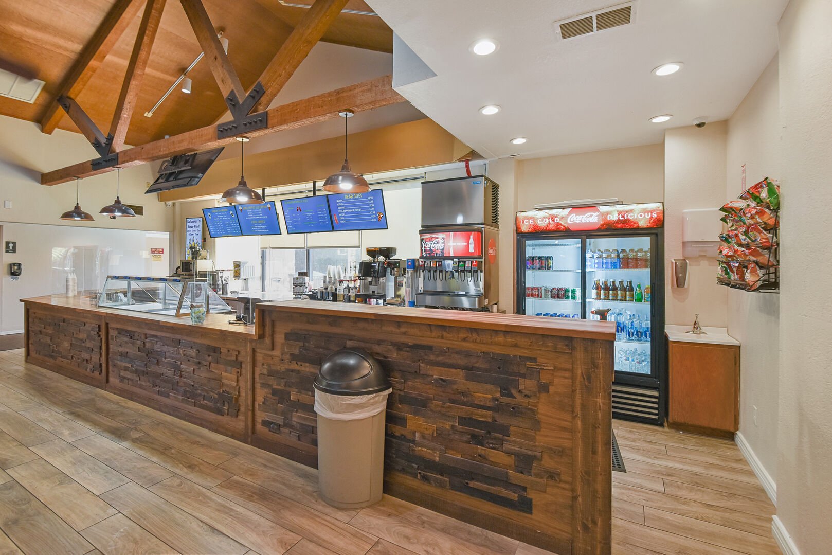 Continental Country Club Perks: Access to the Continental Golf Club and Oakmont restaurant nearby - both open for public.
