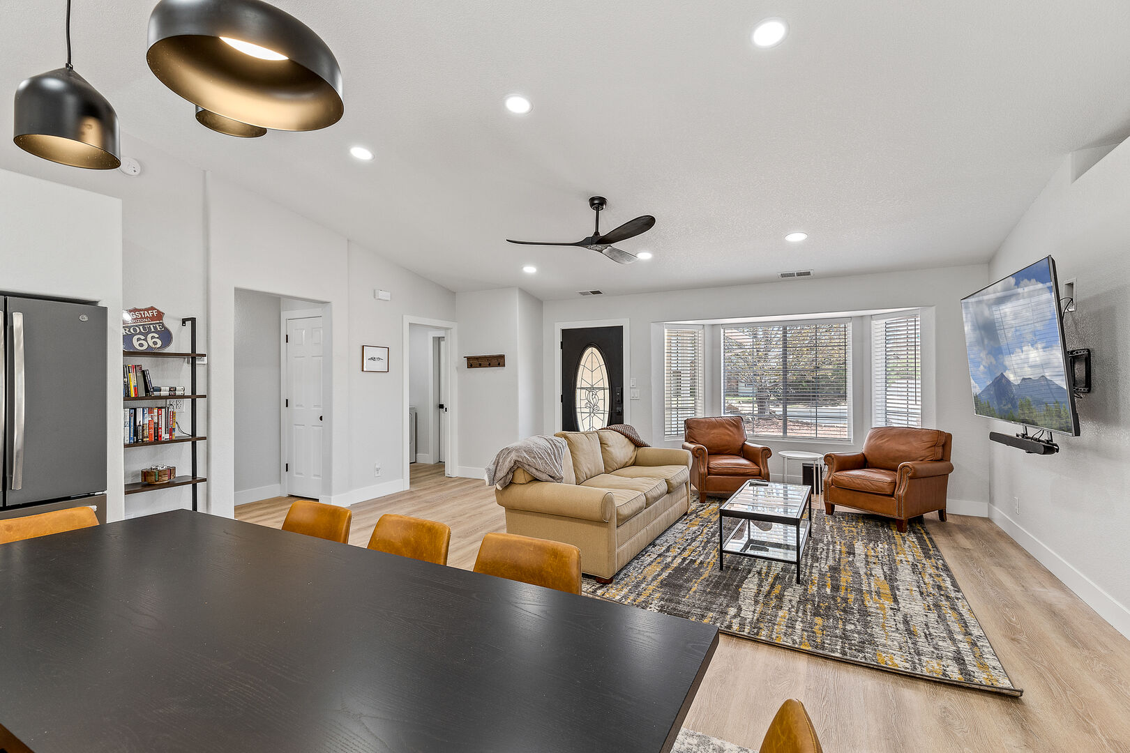 Located in Flagstaff's serene Country Club neighborhood, you'll enjoy proximity to hiking trails (some within walking distance!), a golf course, range, and downtown.