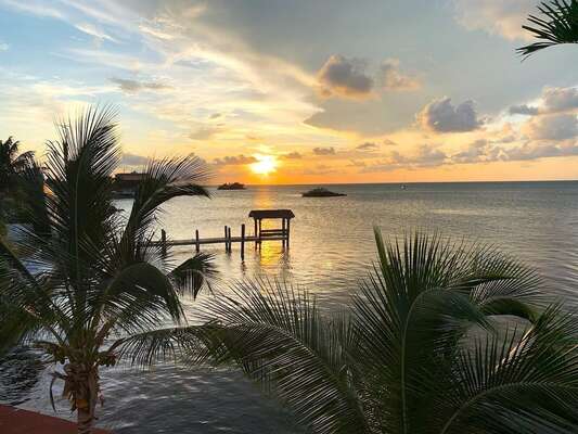 Sunset setting over the Gulf of Mexico in Marathon.