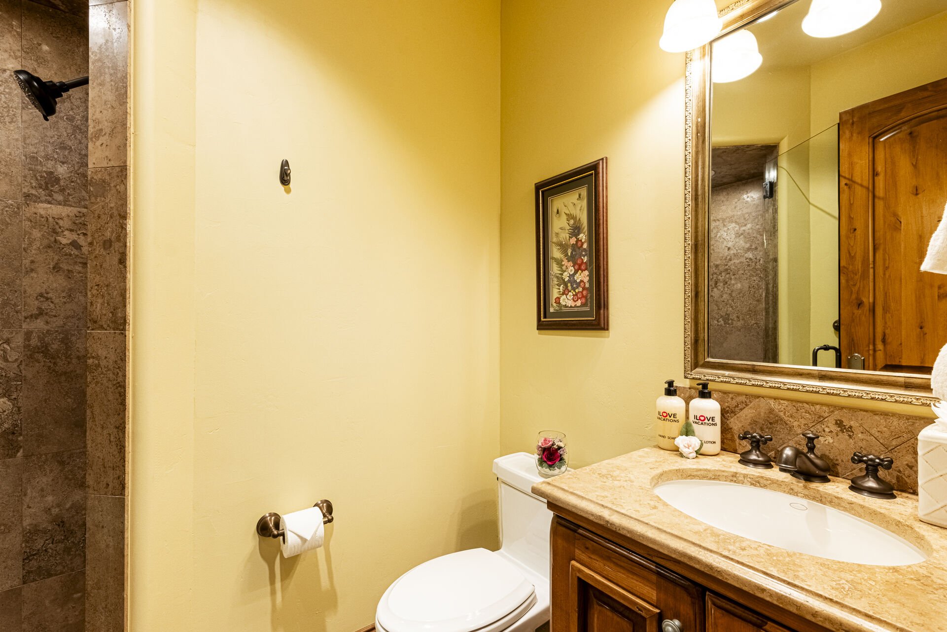 Master 4 en suite with a tub/shower combo Master 4 en suite with a tub/shower combo