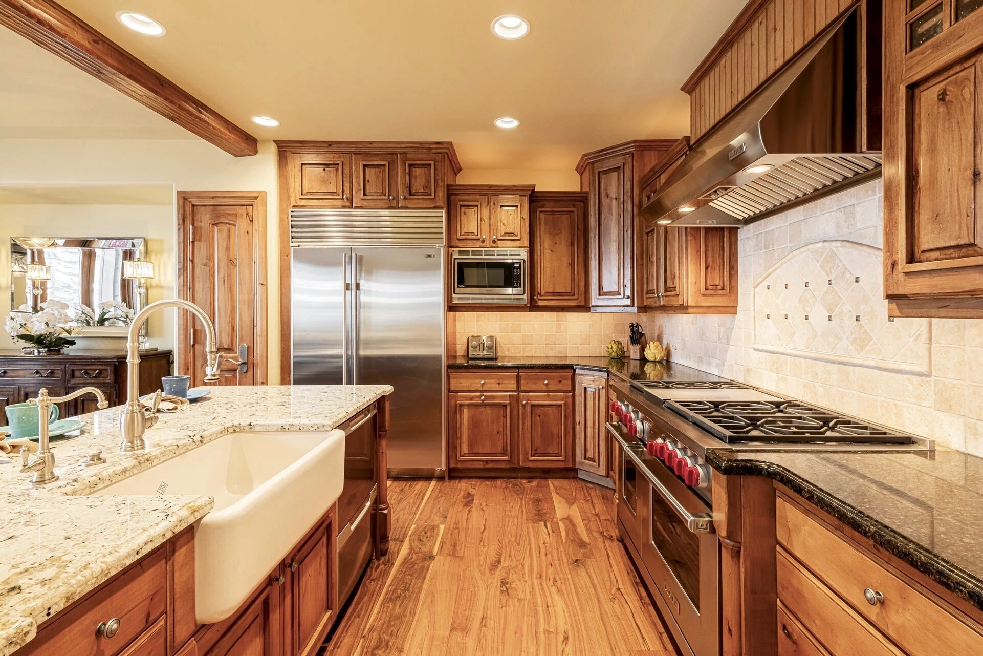 Fully equipped chef's kitchen Fully equipped chef's kitchen