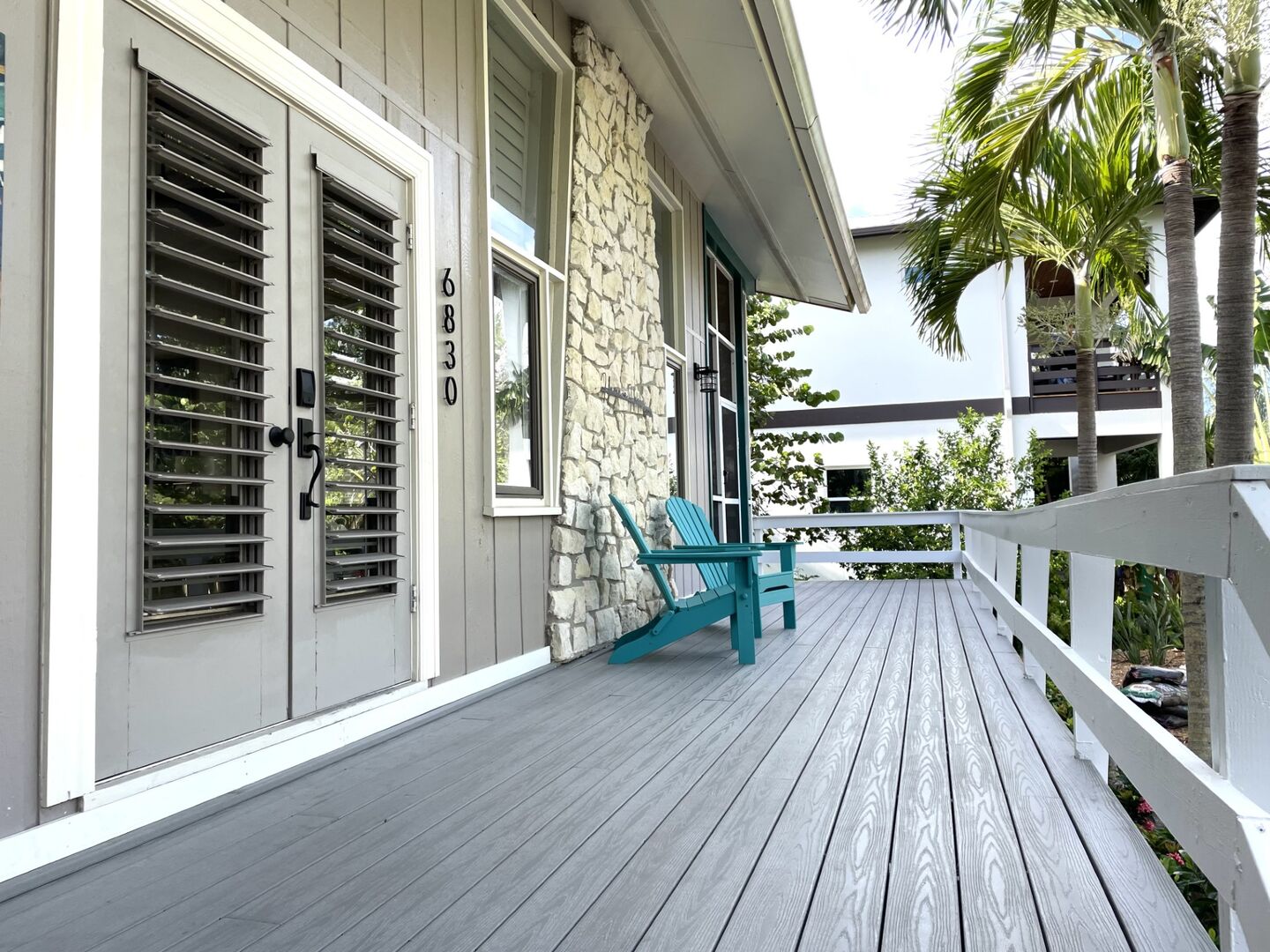 Spacious Front Deck