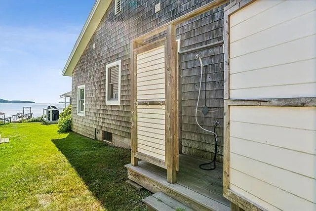 The outdoor shower here sure is a perk.