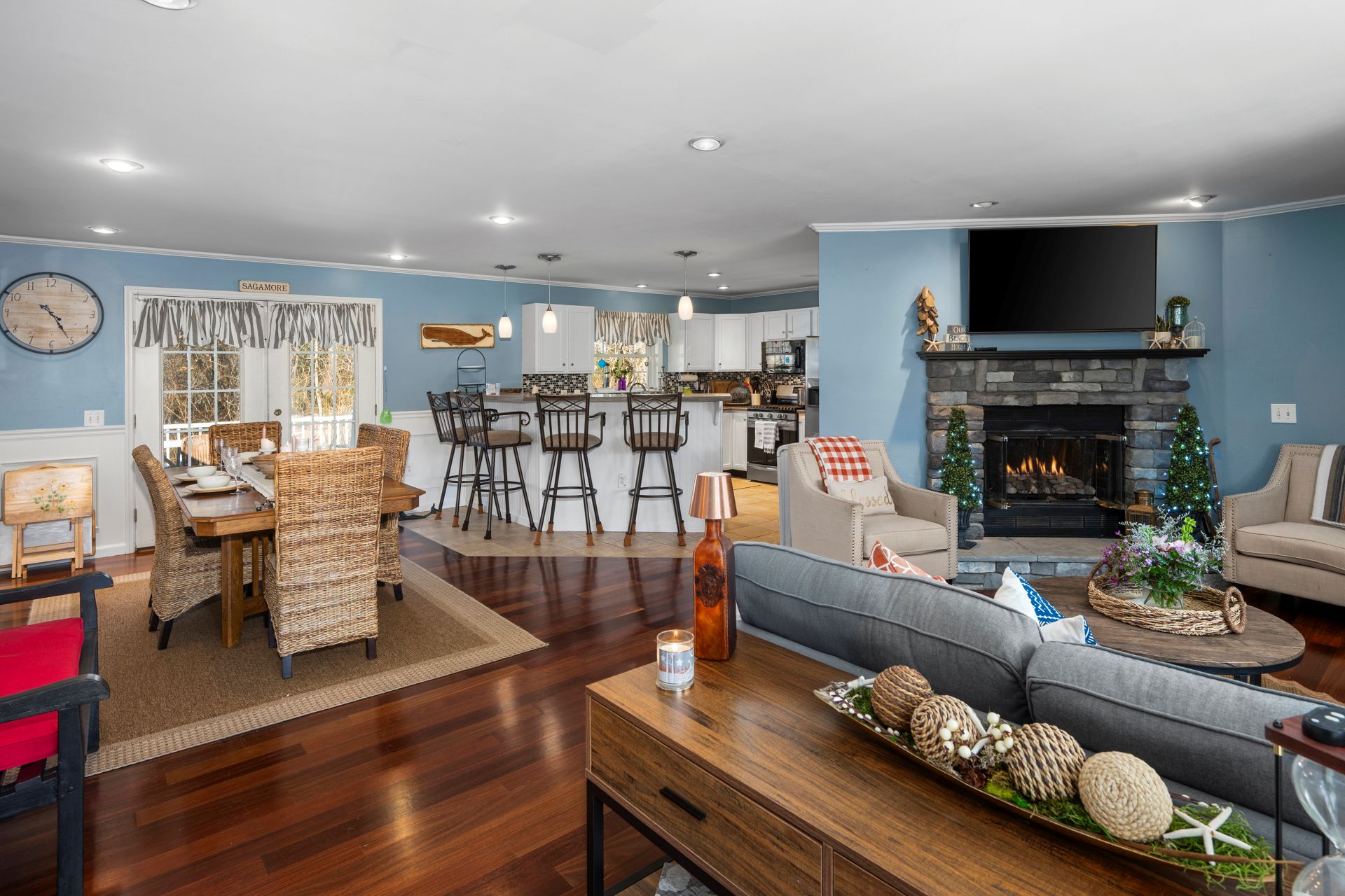 Dog friendly and spacious just minutes from Scusset Beach