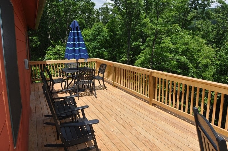 Spacious and Private Deck at The Guesthouse at Morning Sun Retreat