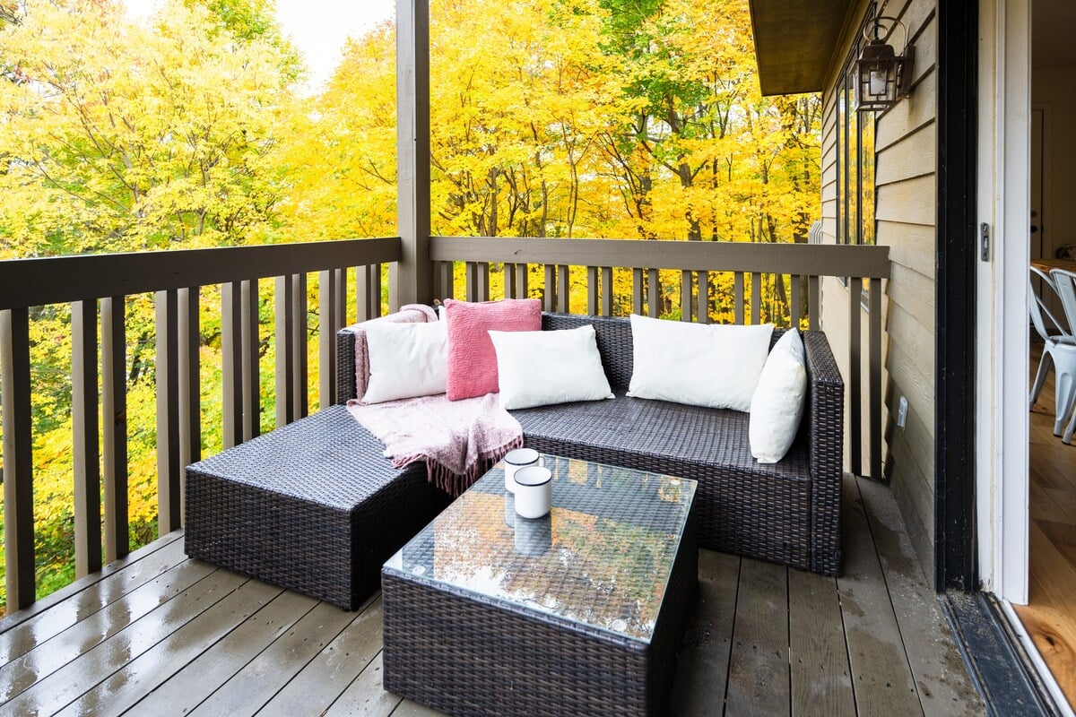 Deck with Outdoor Seating